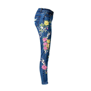 Últimos Jeans de Mezclilla Lavados en Azul Claro Cómodos y Elegantes para Mujer en Oferta, Jeans Bordados para Mujer - Product Image 3