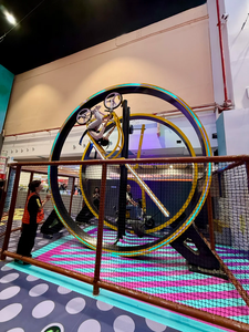 Parque de Aventuras Infantil de Interior con Temática Hip-Hop, Trampolín, Muro de Escalada, Sistema de Entretenimiento Deportivo Multinivel - Product Image 3