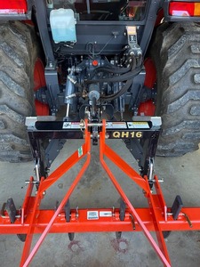 Tracteur à roues KUBOTA MX5400 4x4 facile à utiliser avec cabine fermée, accessoires inclus, godet 4-en-1, attelage 3 points - Product Image 5