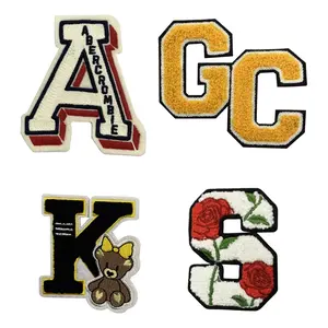 Écusson PVC brodé thermocollant de concepteur 3D personnalisé logo tissé en chenille lettre pour tissu logo tissé par transfert de chaleur - Product Image 5