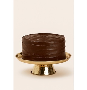 Le support à gâteaux en métal cuivré exquis est le mélange parfait de fonctionnalité et de luxe pour les desserts qui méritent le feu des projecteurs - Product Image 2