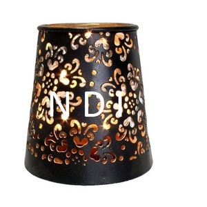 Accessoires de décoration pour hôtels et restaurants Produit le plus vendu Bougeoir design en métal et fer - Product Image 1
