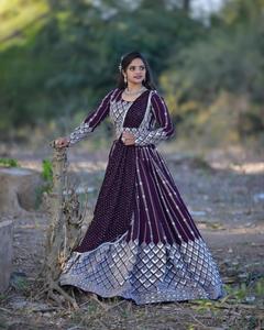 Lehenga choli ชุดงานเย็บปักถักร้อยดีไซน์ทันสมัยสำหรับผู้หญิงเสื้อผ้าอินเดียและปากีสถาน - Product Image 2