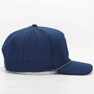 Casquette de baseball personnalisée à 5 panneaux en caoutchouc PVC avec logo en corde, chapeau perforé imperméable à l'eau découpé au laser, chapeau de papa de sport de performance - Product Image 5