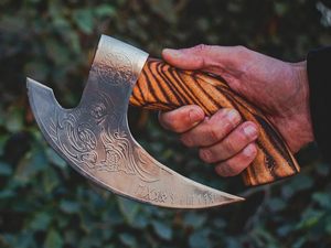 มีดตัดพิซซ่าเหล็กไวกิ้งทำด้วยมือด้ามไม้หลายชั้นแบบใช้ในอุตสาหกรรมใช้ในชีวิตประจำวันพร้อมปลอกหนังรวมอยู่ด้วย - Product Image 2