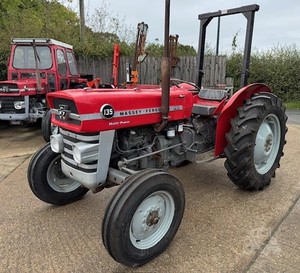 รถแทรกเตอร์ฟาร์ม Massey Ferguson 135 2WD/4WD ราคาถูก MF135 รถแทรกเตอร์ฟาร์ม 45 แรงม้า - Product Image 1