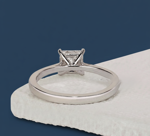 Bague de fiançailles en or 14 carats avec diamant de laboratoire taille princesse 1,00 CT VVS2 F certifié IGI plaqué rhodium Bijoux fins pour femmes - Product Image 4