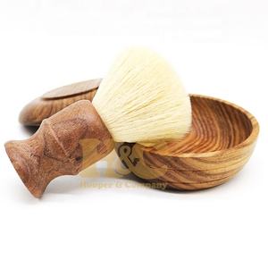Brosse à barbe Hooper and Company HAC-SB-09005 neuve avec manche en bois, poils de blaireau de qualité supérieure, pour salon, voyage, nettoyage du visage et de la barbe - Product Image 5