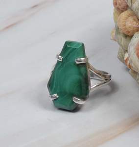 Anillo de piedras preciosas talladas en forma de pera lisa de malaquita Natural, anillos de moda para fiesta de Plata de Ley 925, joyería fina Unisex - Product Image 4