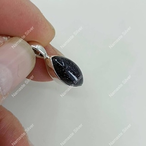 Colgante Hecho a Mano de Plata de Ley 925 con Piedra Dorada Azul Natural, Patrón Único, Regalo de Compromiso, Joyería - Product Image 1