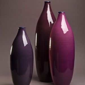 แจกันศิลปะเคลือบสีแดงด้านลายเขาสัตว์ งานแฮนด์เมด สไตล์สัตว์ ของแท้จาก HF Industries สำหรับตกแต่งบ้าน งานแต่งงาน ของสะสม - Product Image 3