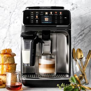 Cafetera Espresso Totalmente Automática Serie 5500, Presión de Bomba de 8-10 Bares, Función de Autolimpieza, para Uso Doméstico y Hotelero (Cromado Gris) - Product Image 4