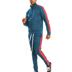 Vêtement de sport 2 pièces en polyester pour homme, survêtement confortable et respirant à rayures, ensemble de jogging d'hiver avec logo personnalisé KADIA - Product Image 6