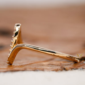 แหวนเพชรดีไซน์แบบคลื่นต่ำที่เรียบง่ายและเรียบง่ายรูปคลื่นสีเหลืองทอง - Product Image 3