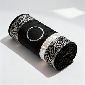 Tapis de prière musulman moderne personnalisé en gros, tapis de prière islamique gaufré antidérapant en velours chenille, Sajada pliable lavable à poils moyens - Product Image 5