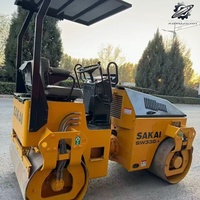 Compacteur vibrant à double tambour Sakai SW330 d'occasion, poids de travail 2,95 tonnes, moteur diesel, d'origine japonaise, petit modèle