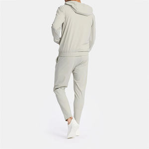 Ensemble survêtement jogging zippé de qualité supérieure avec logo et couleur personnalisés pour hommes – Idéal pour la gym et le sport – Collection Fashionware - Product Image 2