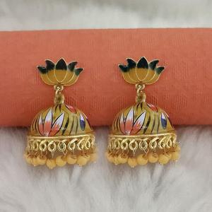 Kriaa ต่างหู meenakari ดอกบัว jhumka สีเหลืองเครื่องประดับแฟชั่น1314428E - Product Image 1