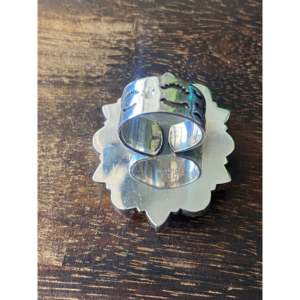 Bague ajustable unisexe en argent sterling avec fleur artisanale du Sud-Ouest et pierres multiples, sertie clos de 6 mm - Product Image 5