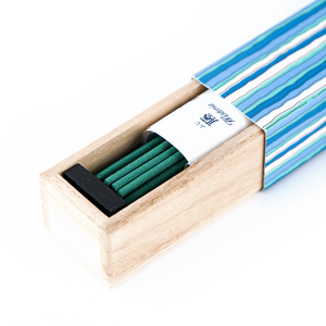 Paquete de Incienso Kayuragi con 40 Varillas de Madera y Soporte, Aroma a Jazmín y Lavanda para Uso en el Hogar y Spa, Material de Almizcle - Product Image 1