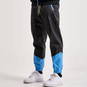 Veste coupe-vent d'hiver unisexe de qualité avec fermeture éclair, rayures imprimées à l'écran, imperméable, respirante et légère, fabriquée au Pakistan - Product Image 2