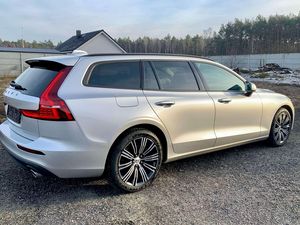 <span class=keywords><strong>Auto</strong></span> Usate Volvo <span class=keywords><strong>V60</strong></span> del 2022 in Ottime Condizioni, Benzina, Cambio Automatico, 4 Cilindri, Euro 6, 5 Posti, 163 CV, Pronte per la Spedizione in Tutto il Mondo - Product Image 4