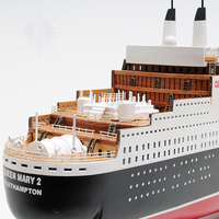C028 - OMH Handgefertigtes Bemaltes Zedernholz-Modellschiff Queen Mary 2 Sammlerstück Tischdekoration Geschenk 101,6Lx14Bx33H cm