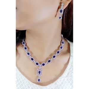สร้อยคอ AD Blue Square Sapphire สำหรับงานปาร์ตี้ - Product Image 1