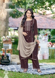Listo para damas Heavy Rayon con bordado y trabajo hecho a mano Kurti - Product Image 4