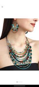 Collier bleu multi-couches fait main - Product Image 6