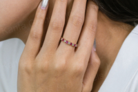 Anillo Minimalista de Plata de Ley 925 Auténtica de Alta Calidad, Chapado en Oro Cristiano de 22k, con Rubí Brillante de 3mm, Media Eternidad