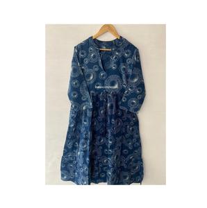 Robe d'été élégante pour femmes, tissu en coton léger et respirant, design élégant et décontracté, parfaite pour tous les jours et les journées ensoleillées - Product Image 1