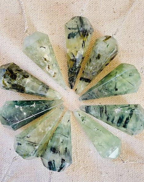 สีเขียวอ่อน