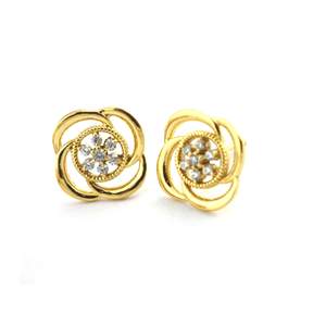Pendientes de diamantes de oro amarillo de 18 quilates, aretes de flores reales, joyería de diseño floral hecha a mano - Product Image 5