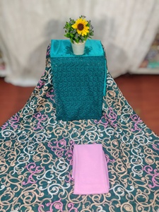 Vestido Dirac Somalí Moderno con Jacquard y Diseño Floral Intrincado de Rosas, Base Vibrante en Negro y Verde, para Bodas y Niñas - Product Image 5