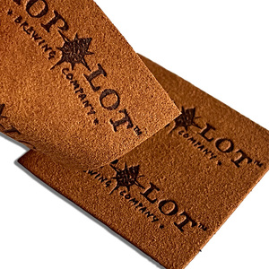Étiquettes d'étiquette de vêtement de <span class=keywords><strong>haute</strong></span> qualité <span class=keywords><strong>Logo</strong></span> coudre sur l'étiquette de vêtements Patch en cuir suédé en cuir de vêtement pour vêtements - Product Image 4