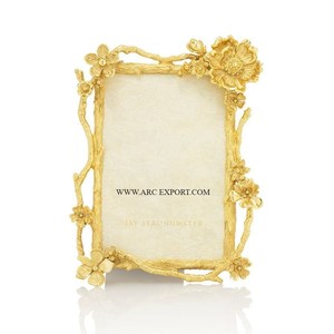 Venta caliente diseño de flores decorativas marco de fotos de pared marcos de cristal marco de fotos de Metal Premium Color dorado brillante pulido - Product Image 2