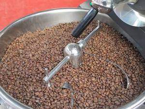 เมล็ดกาแฟโรบัสต้าเวียดนามคั่วเต็มเมล็ดหรือบดละเอียด รสชาติเข้มข้น พรีเมียม สำหรับกาแฟเอสเพรสโซ ขายส่ง - Product Image 1
