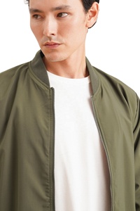 Vestes bomber matelassées slim pour hommes, chaudes pour l'hiver, de haute qualité, coupe-vent, respirantes, écologiques, personnalisables, très demandées - Product Image 3