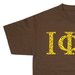 Maglietta grafica Iota Phi Theta marrone con lettere greche gialle T-Shirt a girocollo in cotone elegante confraternita vita greca Top collegiale - Product Image 4