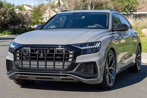 Audi S-Q8 Prestige SUV 2024 - Volante a la Izquierda, Interior Oscuro, Neumáticos R15, Asientos de Cuero, Portaequipajes de Aluminio en el Techo - Product Image 3