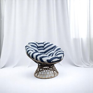 Silla giratoria de mimbre polivinílico de diseño moderno rojo con cojín, Columpio de jardín de entrega rápida para muebles de exterior para columpios de Patio - Product Image 1