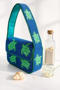 Sac à main élégant et luxueux fait à la main, design multicolore en forme de fraise, perles de verre, sac à main tendance pour femmes et filles, articles cadeaux en gros - Product Image 2