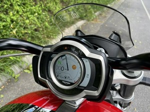 มอเตอร์ไซค์ทัวริ่ง <span class=keywords><strong>Triumph</strong></span> <span class=keywords><strong>Rocket</strong></span> <span class=keywords><strong>3</strong></span> GT รุ่นปี 2026 ที่สมบูรณ์แบบทุกด้าน พร้อมจัดส่งทั่วโลก - Product Image 3