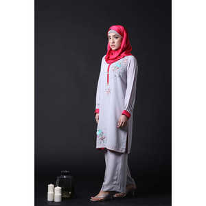 Vestidos de Novia Suaves y Elegantes, Colección Femenina - Product Image 3