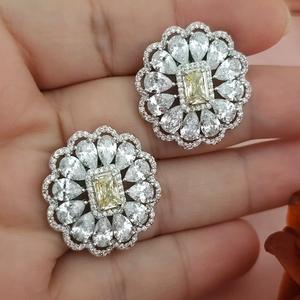 Luxe superbe qualité argent polonais Designer petites boucles d'oreilles tenue moderne fête mariage fonction porter Collection pour les femmes - Product Image 1