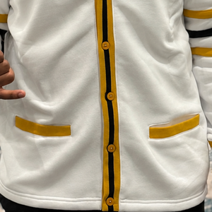 Cárdigan Varsity de Felpa de Alta Calidad Personalizado con Letras Bordadas en Chenille, Diseño a Cuadros Invernal, Botones Blancos y Rayas Doradas Antiguas - Product Image 6