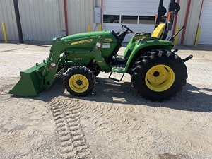 Tractor Compacto John Deere 3025E de 75HP 4WD con Transmisión Hidrostática, Motor, Caja de Cambios y Rodamientos - 3 Años de Garantía - Product Image 4