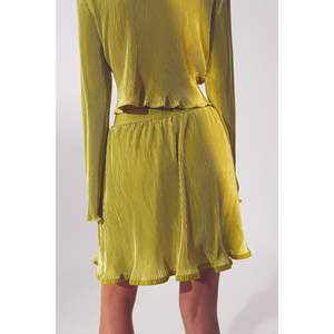 Falda corta plisada verde con corte en A y cintura natural - Product Image 3