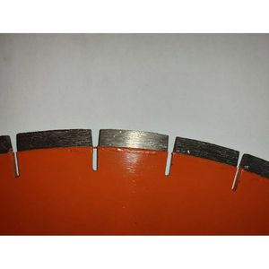 Lame de scie à béton industrielle soudée haute fréquence de 600 mm avec support OEM pour la découpe à l'eau - Product Image 1